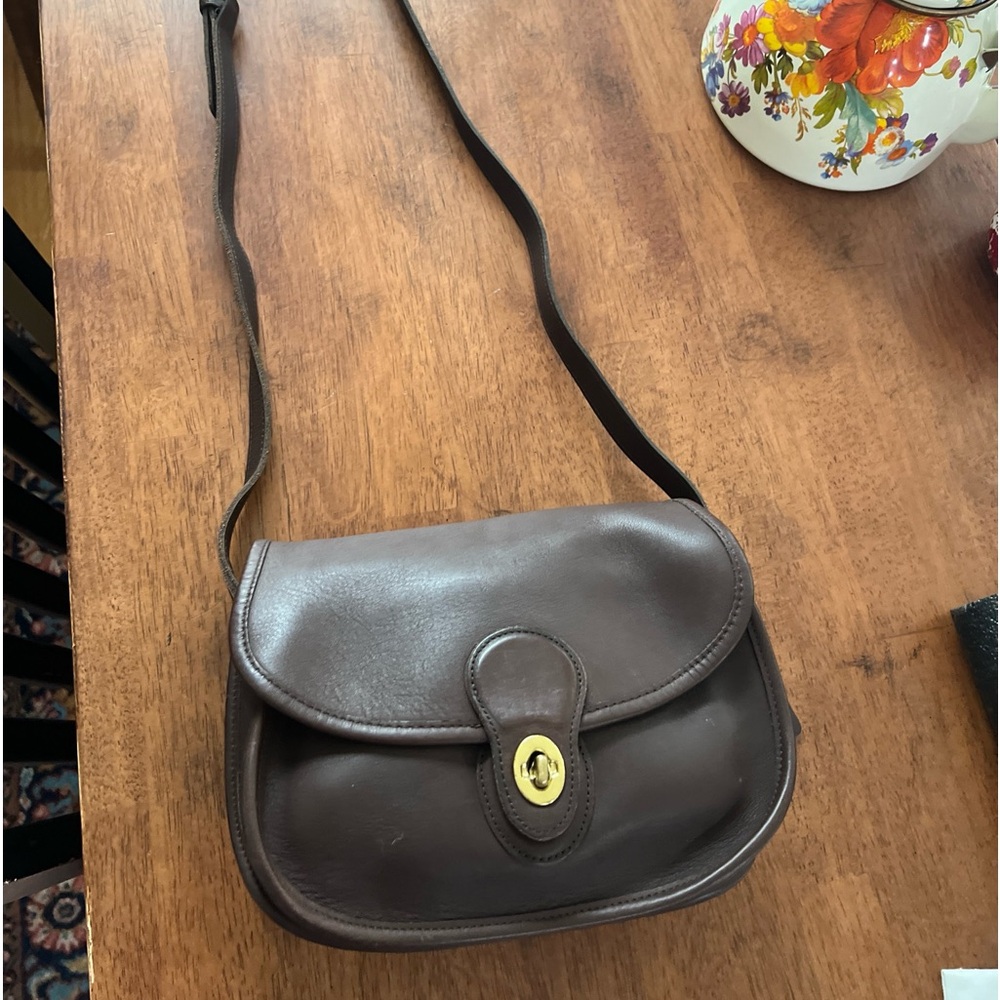 Coach vintage prairie bag in mahogany. In excellent preowned condition.